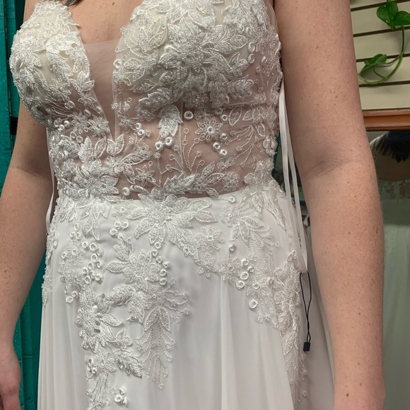 Wedding or Prom Dress - Picture 2 of 12
